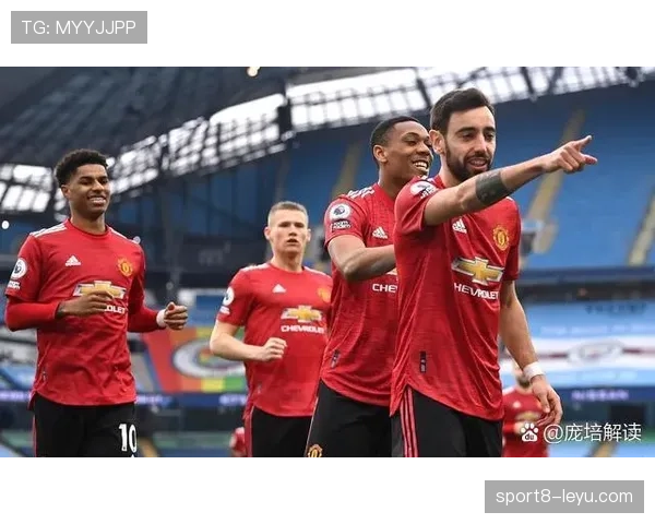 英超焦点战：红魔蓝军激战至终场，强势表现引爆全场关注