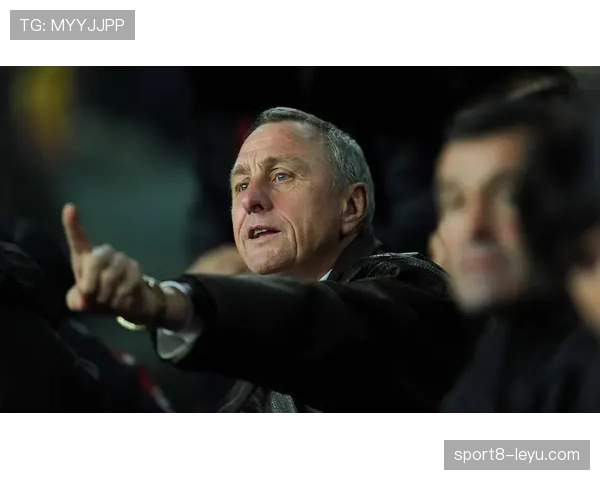 克鲁伊夫射门艺术如何重塑现代足球进攻风格